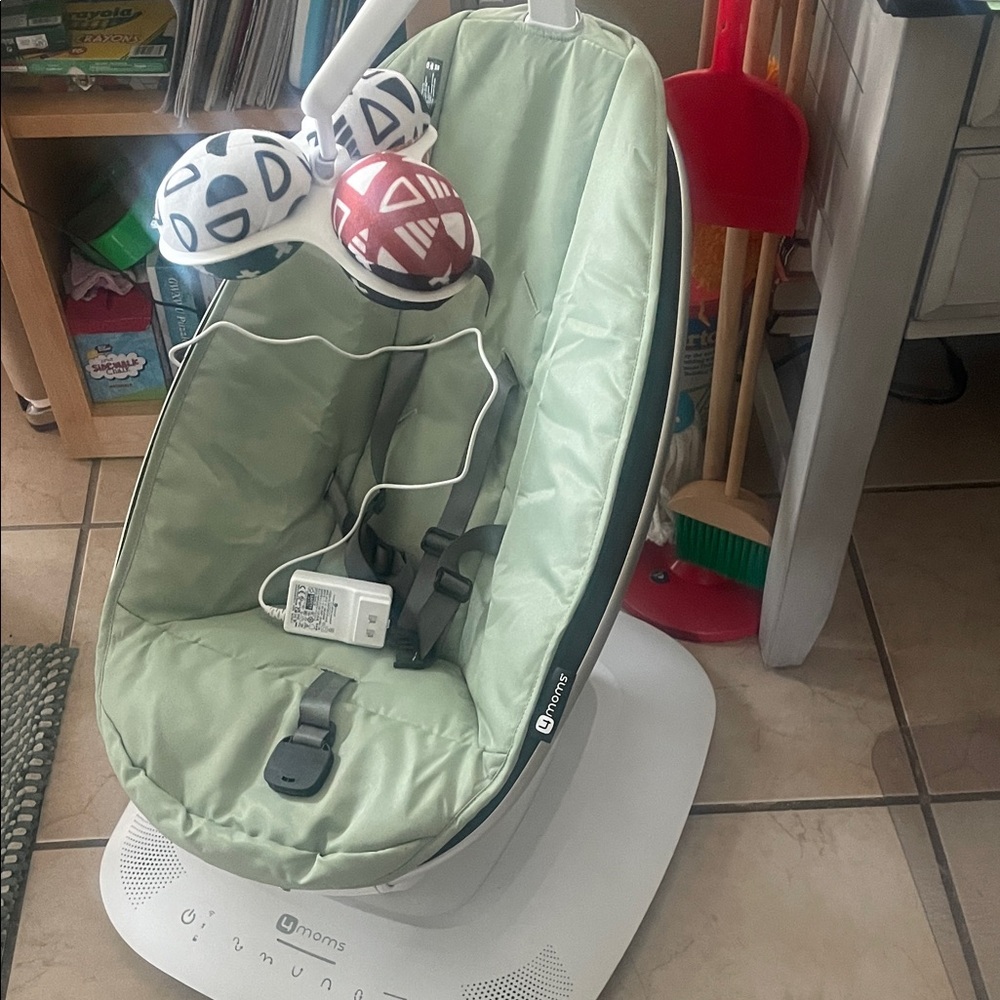 4moms Olive Green Infant Seat with Mobile - 4moms